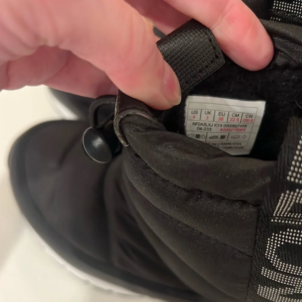 Like New! The North Face Kids' ThermoBall Pull-On Waterproof Boots! Size 4